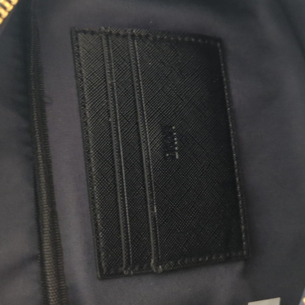 DKNY Fanny Pack - Picture 3 of 6